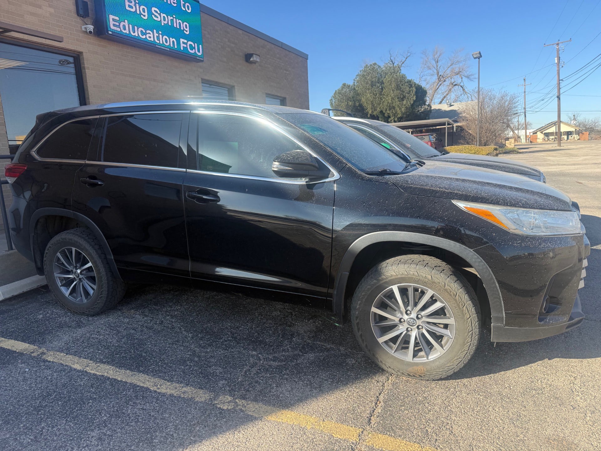 Right side of black 2017 highlander