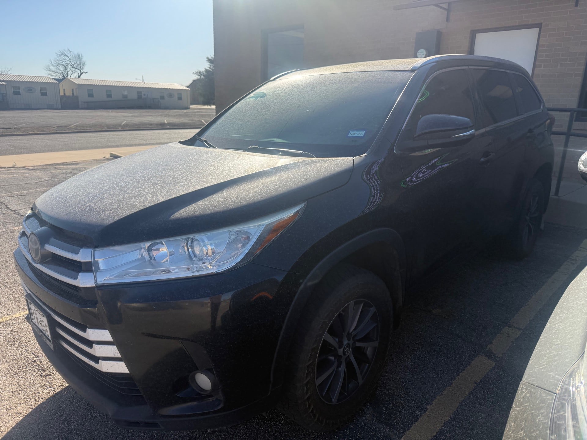 Thumbnail of Front left of black 2017 highlander1